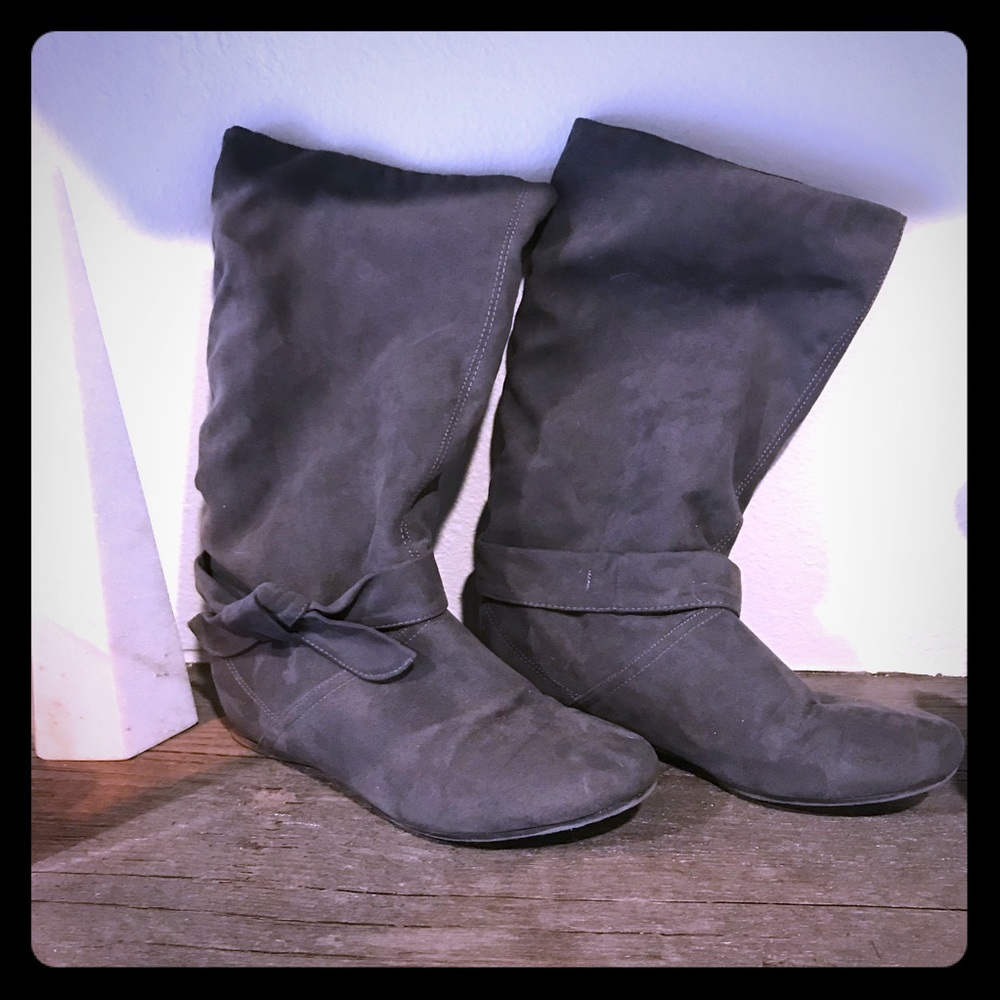 Cute gray lined boots Super comfy